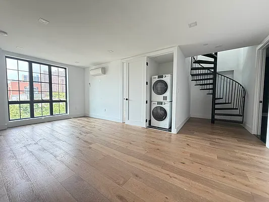 Living room, photo 1