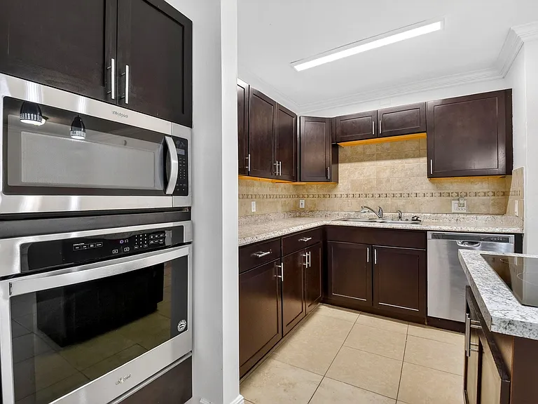 18 Crossings Cir #F — Photo 14