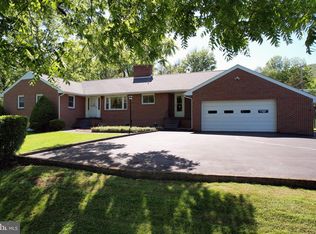 15 Stone Ridge Ln, Mill Hall, PA 17751