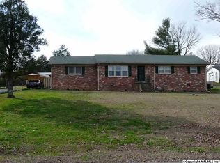2013 Old Wells Hill Rd, Fayetteville, TN 37334
