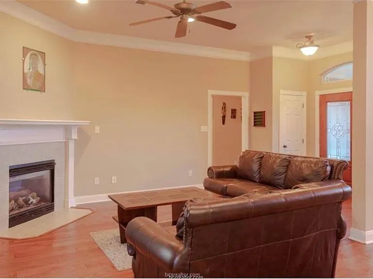 4200 Colchester Ct — Photo 3