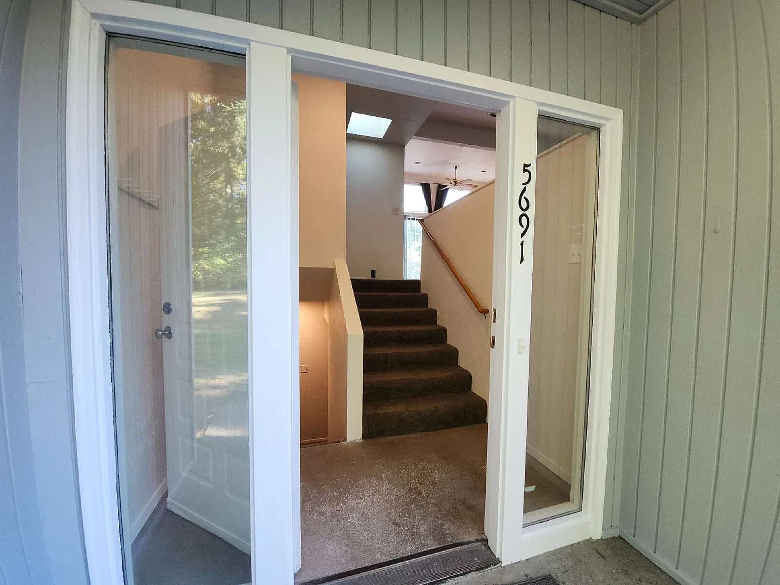 3 bed, 2.0 bath, 1955 sqft, $2,400 — Photo 4