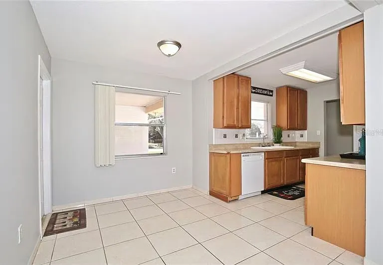 1309 Forester Ave — Photo 4