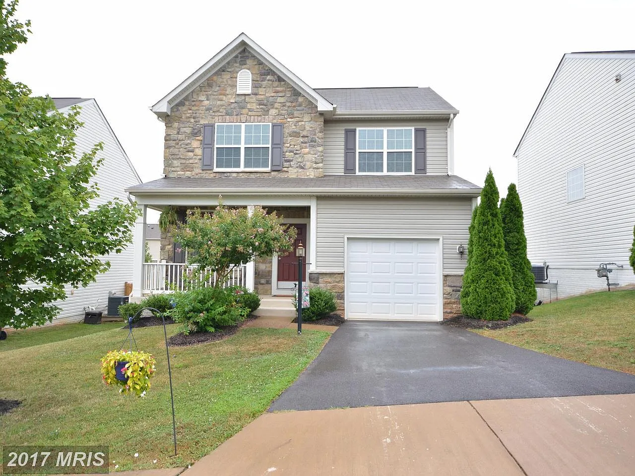 1816 Meadow Lark Dr photo 1