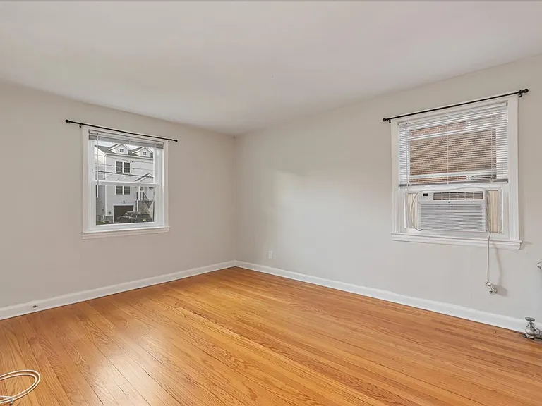 609 Willow Ave #1 — Photo 2