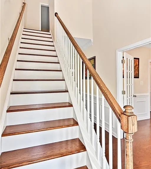 2611 Leighswood Dr — Photo 1