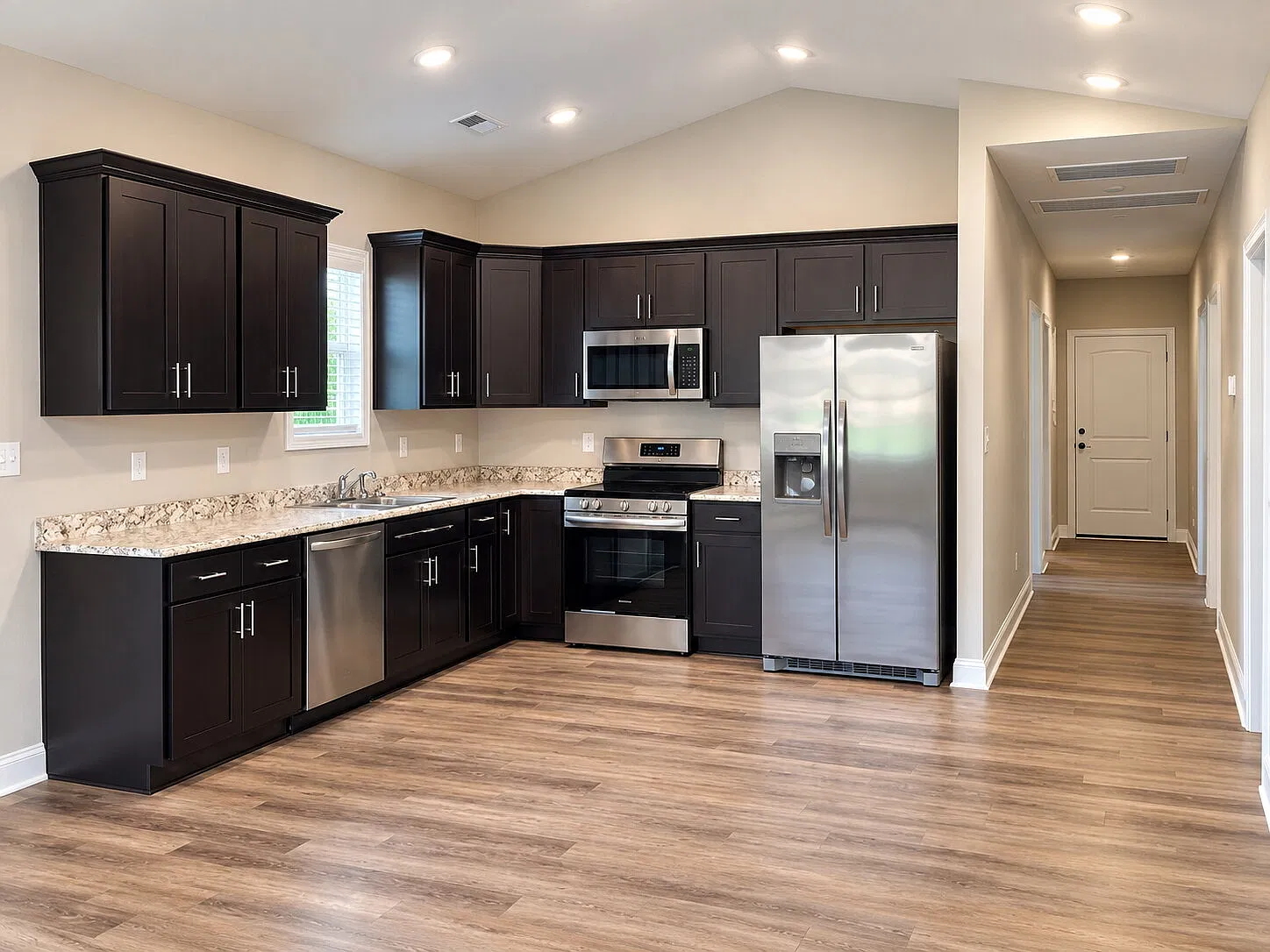 3 bed, 2.0 bath, $1,650 — Photo 3