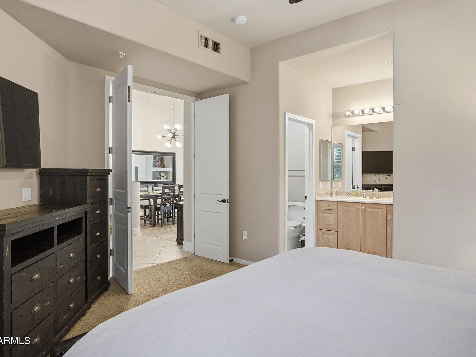 4 bed, 3.0 bath, 2644 sqft, $5,500 — Photo 4