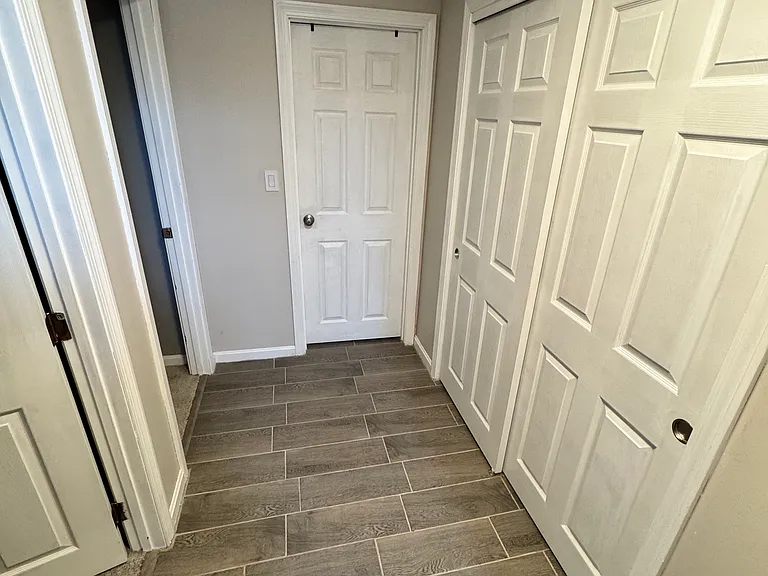 10 Lancelot Dr — Photo 11