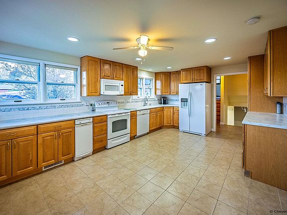 5th image of 606 S 22nd St