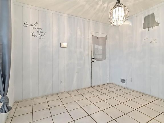 4th image of 913 Longleaf Dr
