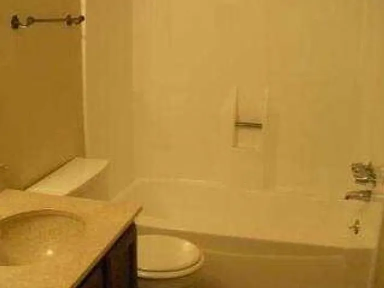 1000 W 26th St #212 — Photo 5