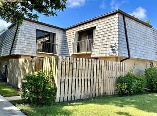 215 Lake Arbor Dr, Palm Springs, FL 33461