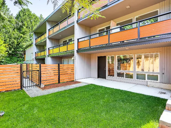 Town & Country, 545 Bellevue Way SE APT 16, Bellevue, WA 98004