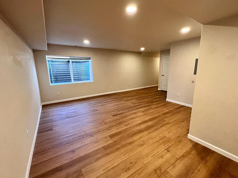 2070 Gonzaga Point — Photo 32