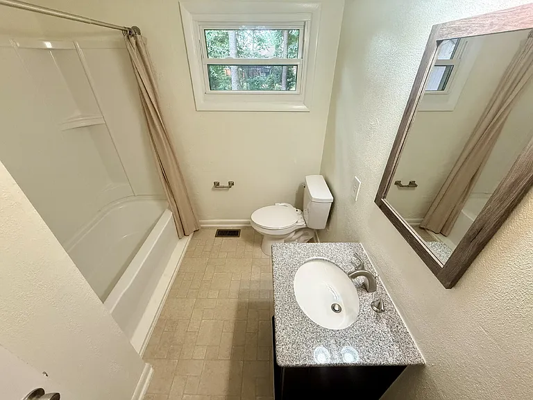 1009 Louisburg Pl — Photo 21