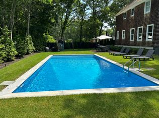 1461 Noyack Rd, Southampton, NY 11968