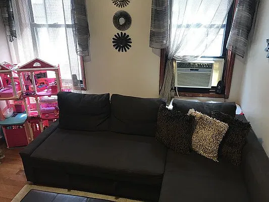 Rented by Voro, LLC | media 18