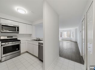 503 Hancock Ct UNIT 503, Edgewater, NJ 07020