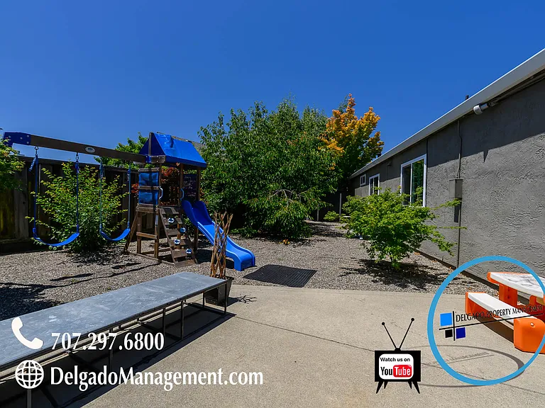 746 Tulip Ct — Photo 41