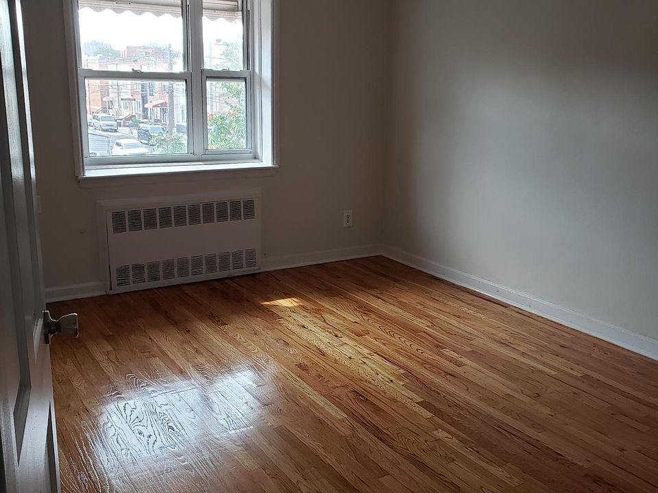 2nd image of 306 Gravesend Neck Rd Floor 2