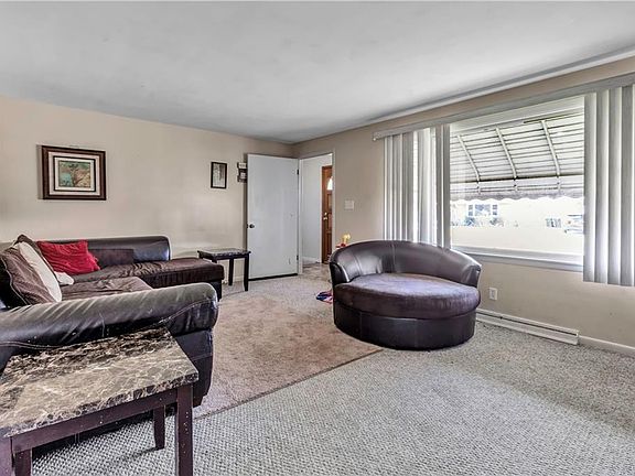 3rd image of 76 Joseph Dr