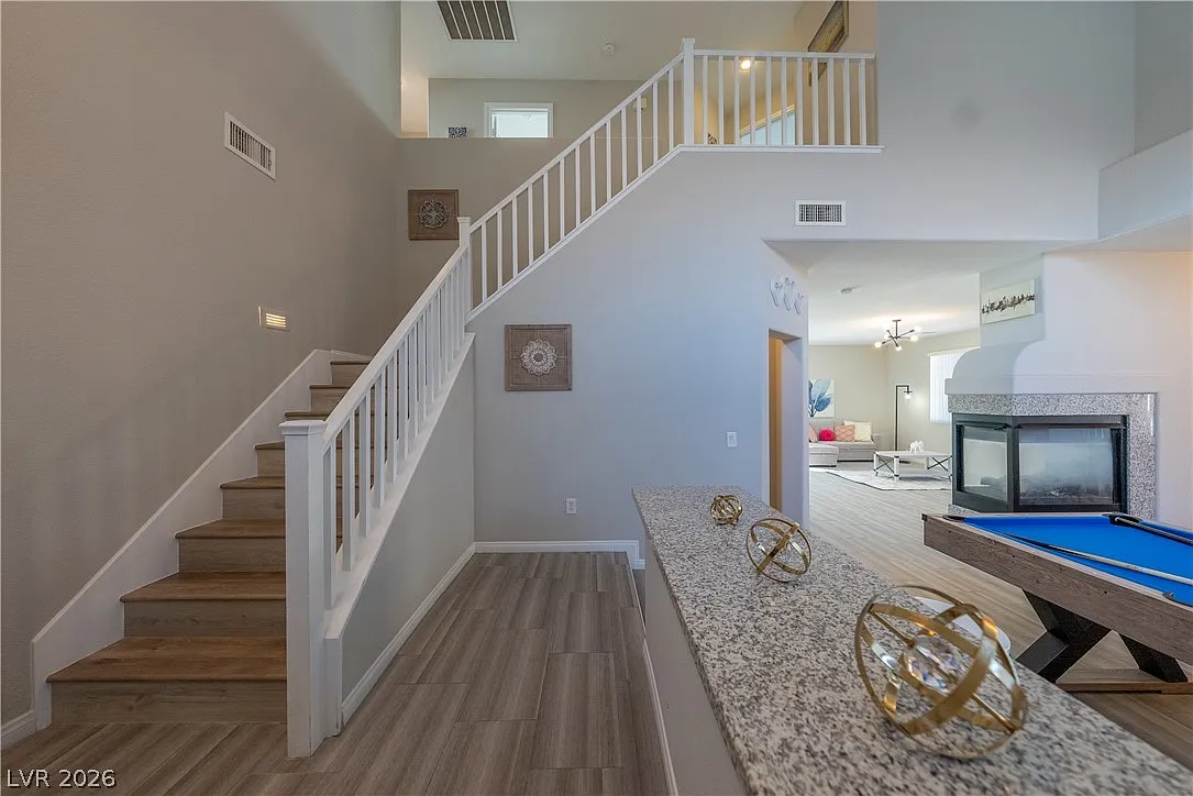 4 bed, 2.5 bath, 2348 sqft, $3,750 — Photo 3