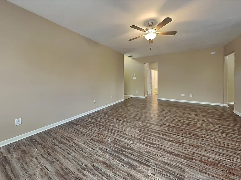 7418 Jacobs Well Dr — Photo 5