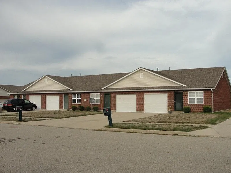 2711 Fairmont Ct — Photo 1