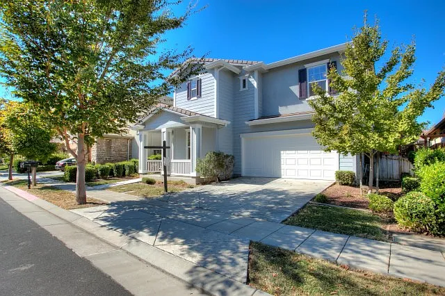 327 Hatheway St photo 1