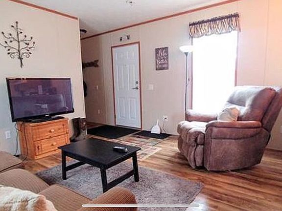 5th image of 302 E Church St