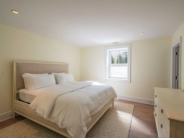 32 Glover St — Photo 17