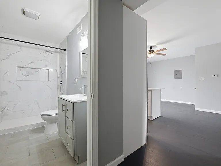 71 E 22nd St #2 — Photo 7