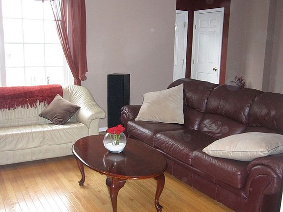 4th image of 3450 Golden Ave Unit 9