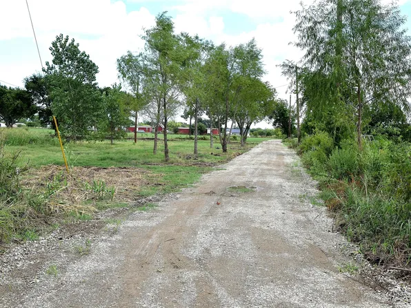 9059 Lamar St, Sanger, TX 76266