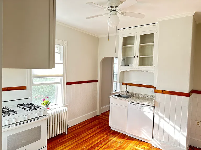 31 Weaver Ave — Photo 8