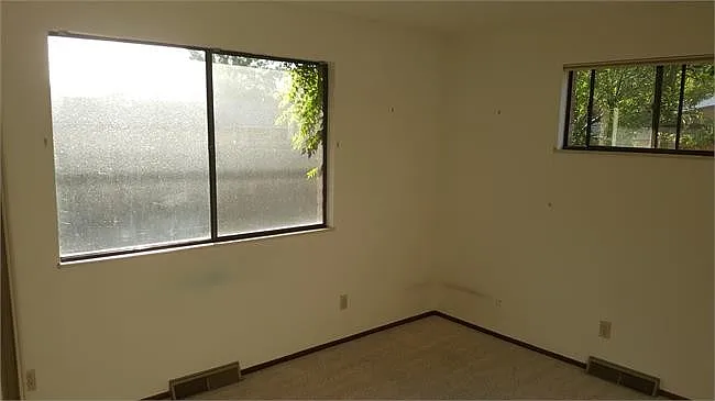 957 Roxwood Ln #C — Photo 9