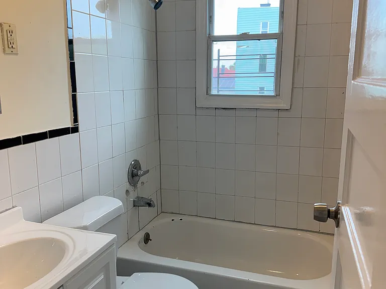 35 Cliff St #3R — Photo 10