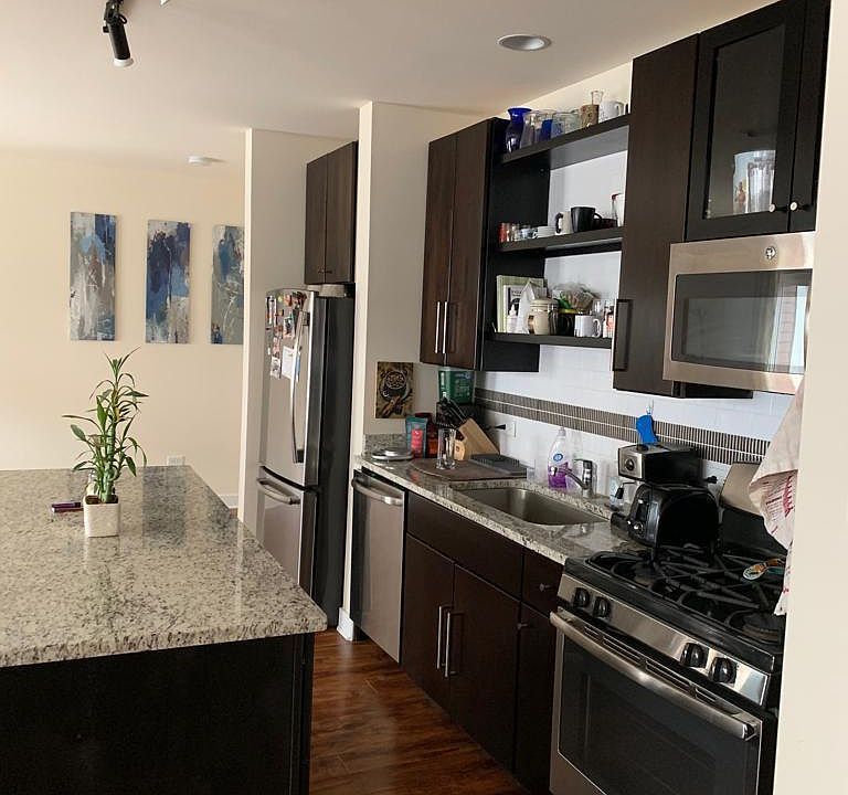 1st image of 1805 W Argyle St APT 3C