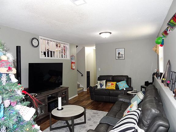5th image of 1009 S Dalton Dr
