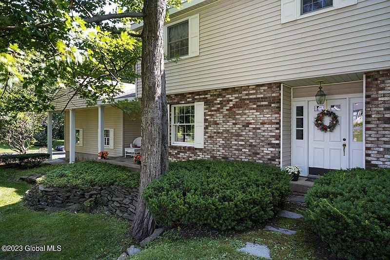 4th image of 2118 Orchard Park Drive