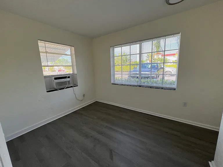 626 S Federal Hwy #8 — Photo 14