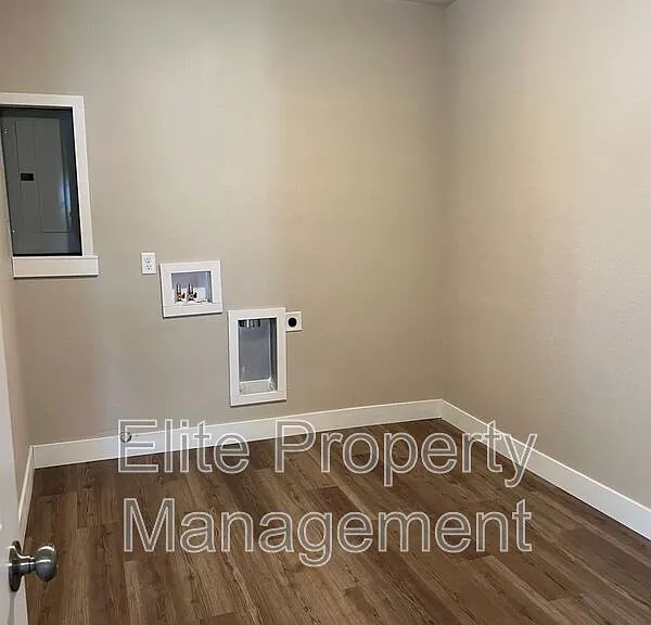 713 W Abriendo Ave #A — Photo 4