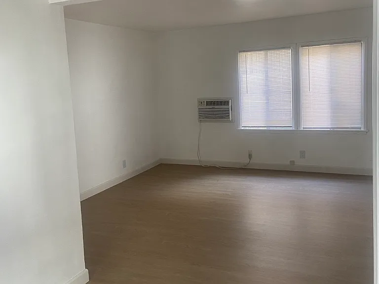 322 E Cedar Ave #A — Photo 7