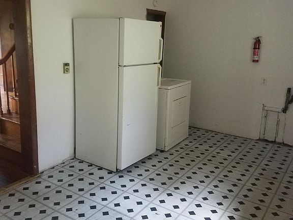4th image of 29 E Harrison St