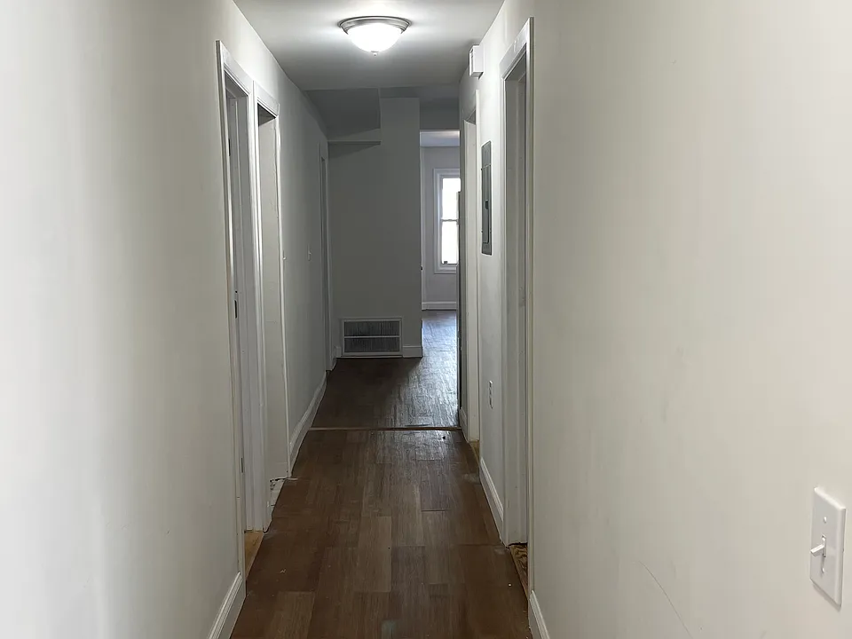 154 Johnson Ave #1