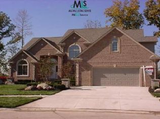 46037 Middlebranch Ct, Macomb, MI 48044