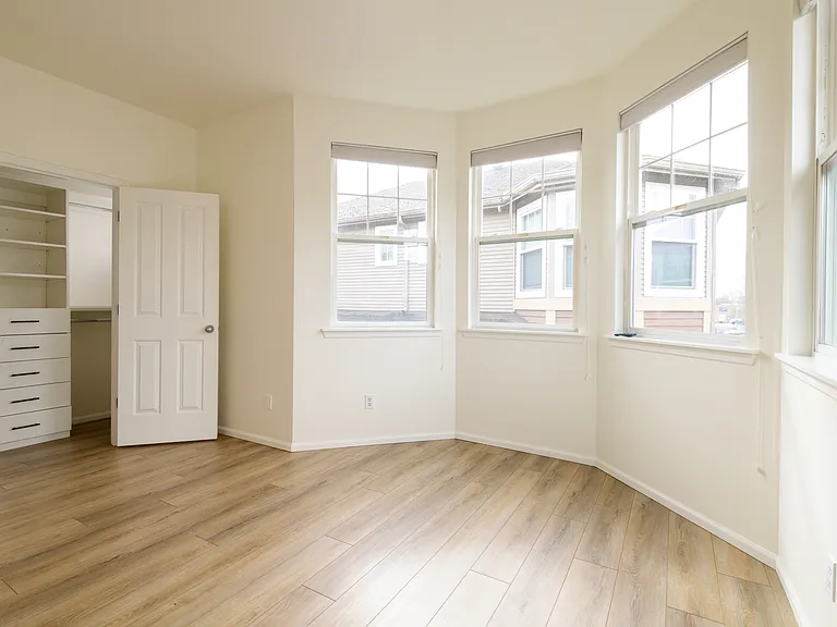 10547 Midvale Ave N #D — Photo 11