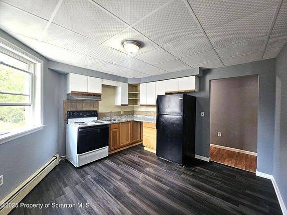 2nd image of 114-116 S Valley Ave #2