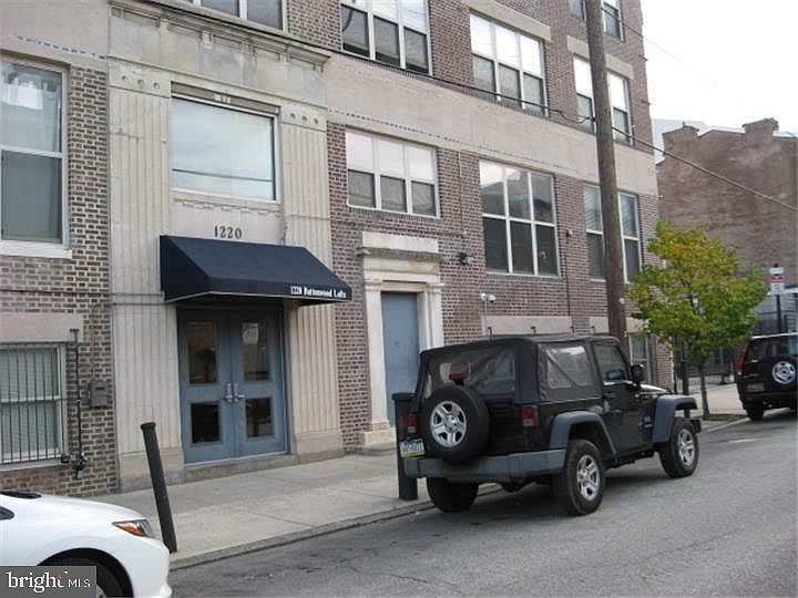 1st image of 1210-26 Buttonwood St #301